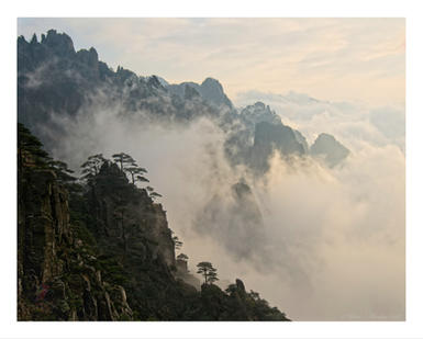 Huangshan - Sea of Clouds at Panyoulou -DSC_1767 copy - Logos2.jpg