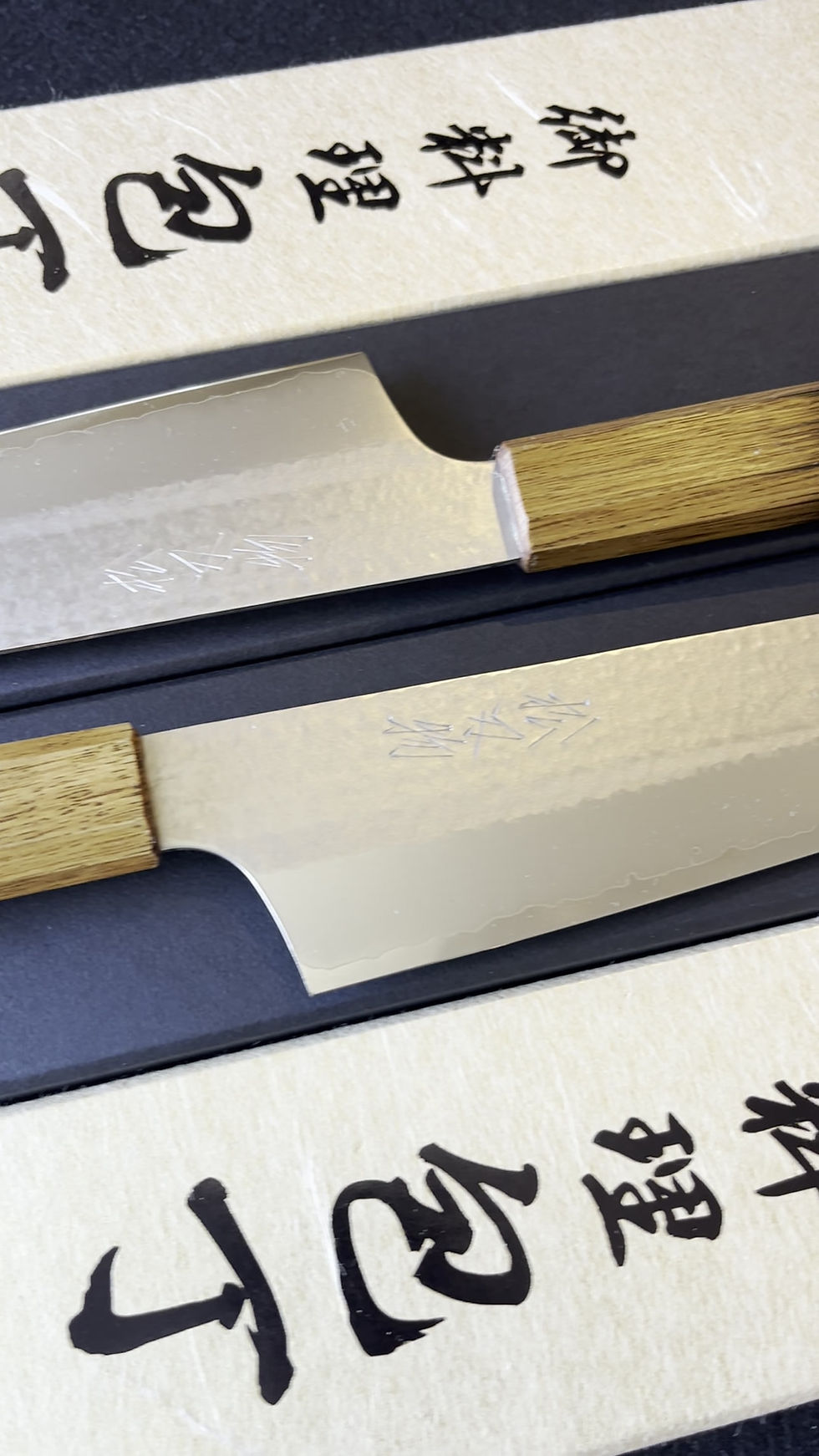 Thumbnail: KIRITSUKE GYUTO 195 mm VG-10 Blue steel Yaki Urushi handle 