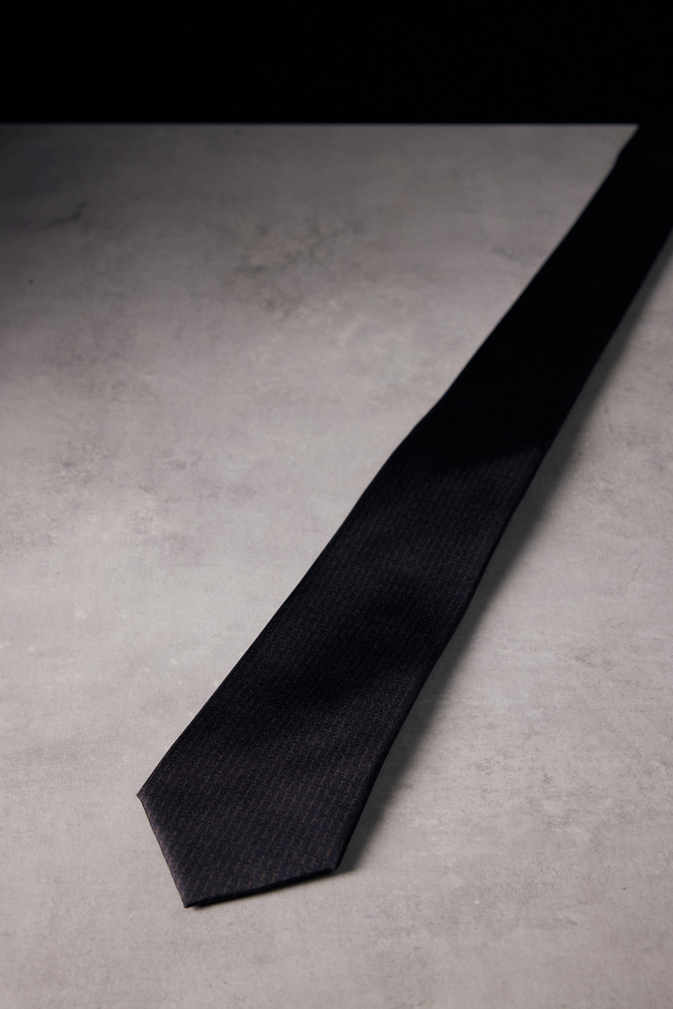 Thumbnail: H-Tie Black