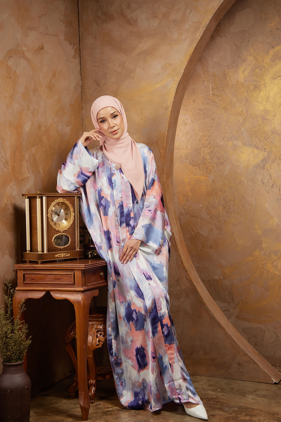 Thumbnail: Nayla Kaftan