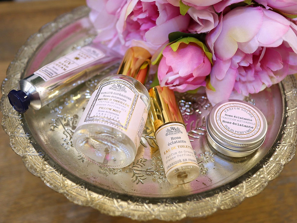 ゴールド×ピンクの可愛らしいデザイン