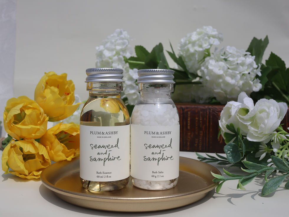 左：バスエッセンスミニ／右：バスソルトミニ