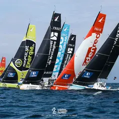 14h43 :  Beau départ mouvementé en Baie de Morlaix