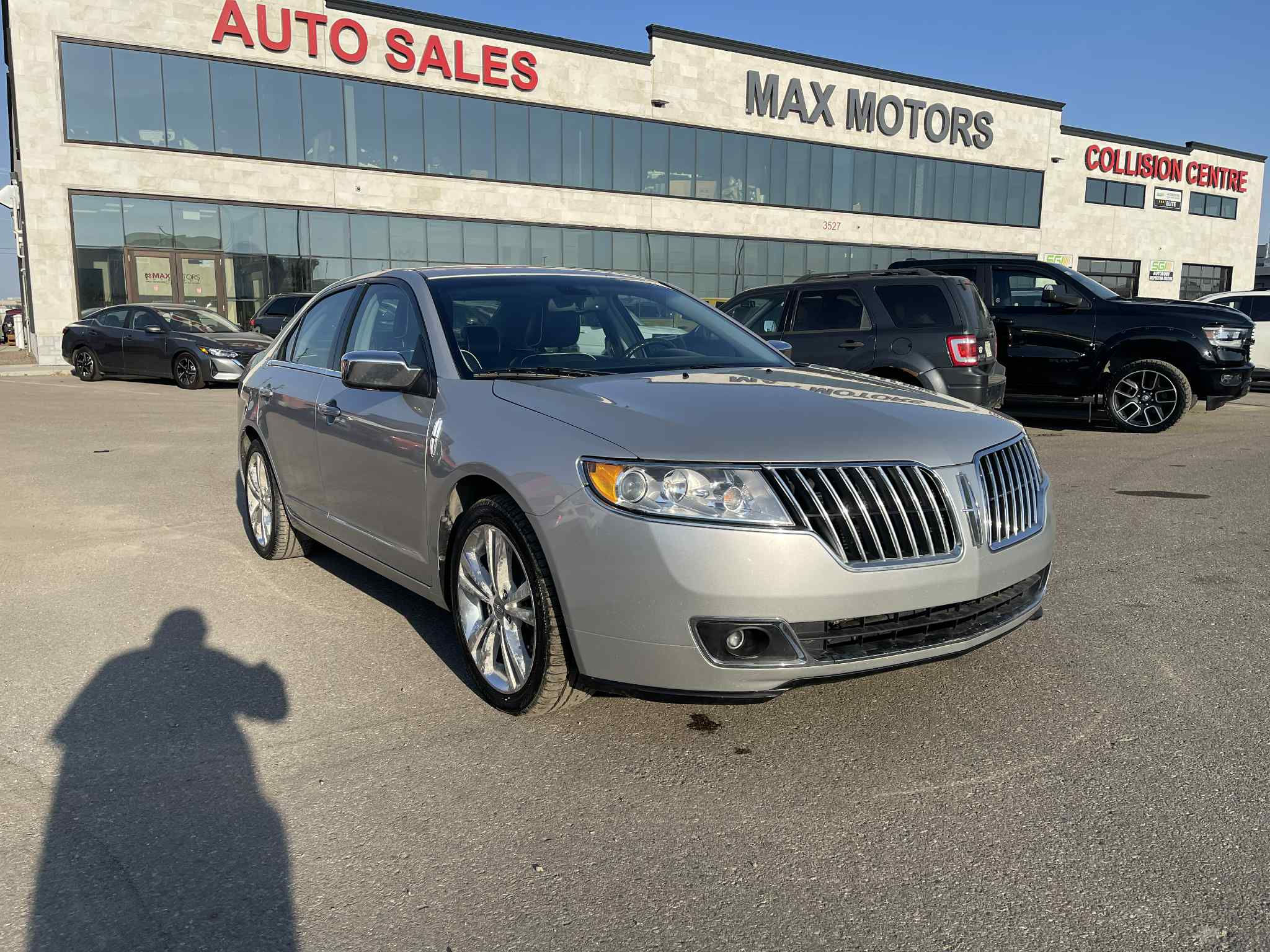 2010 LINCOLN MKZ AWD FULLY LOADED  3.5L   only 102,800KM