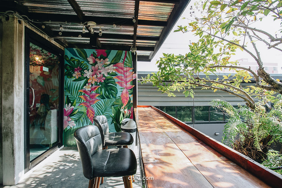 triple box cafe design