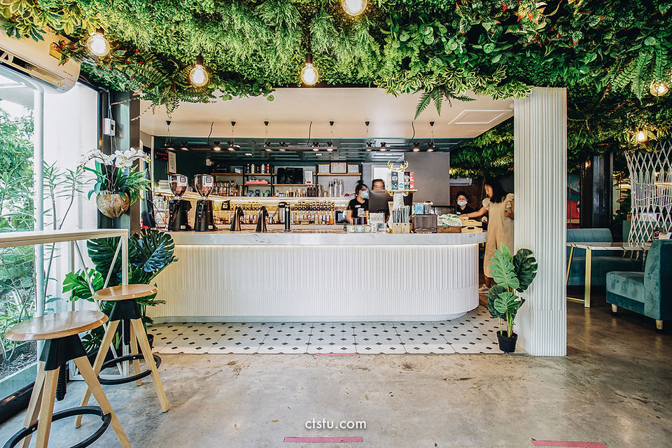 triple box cafe design