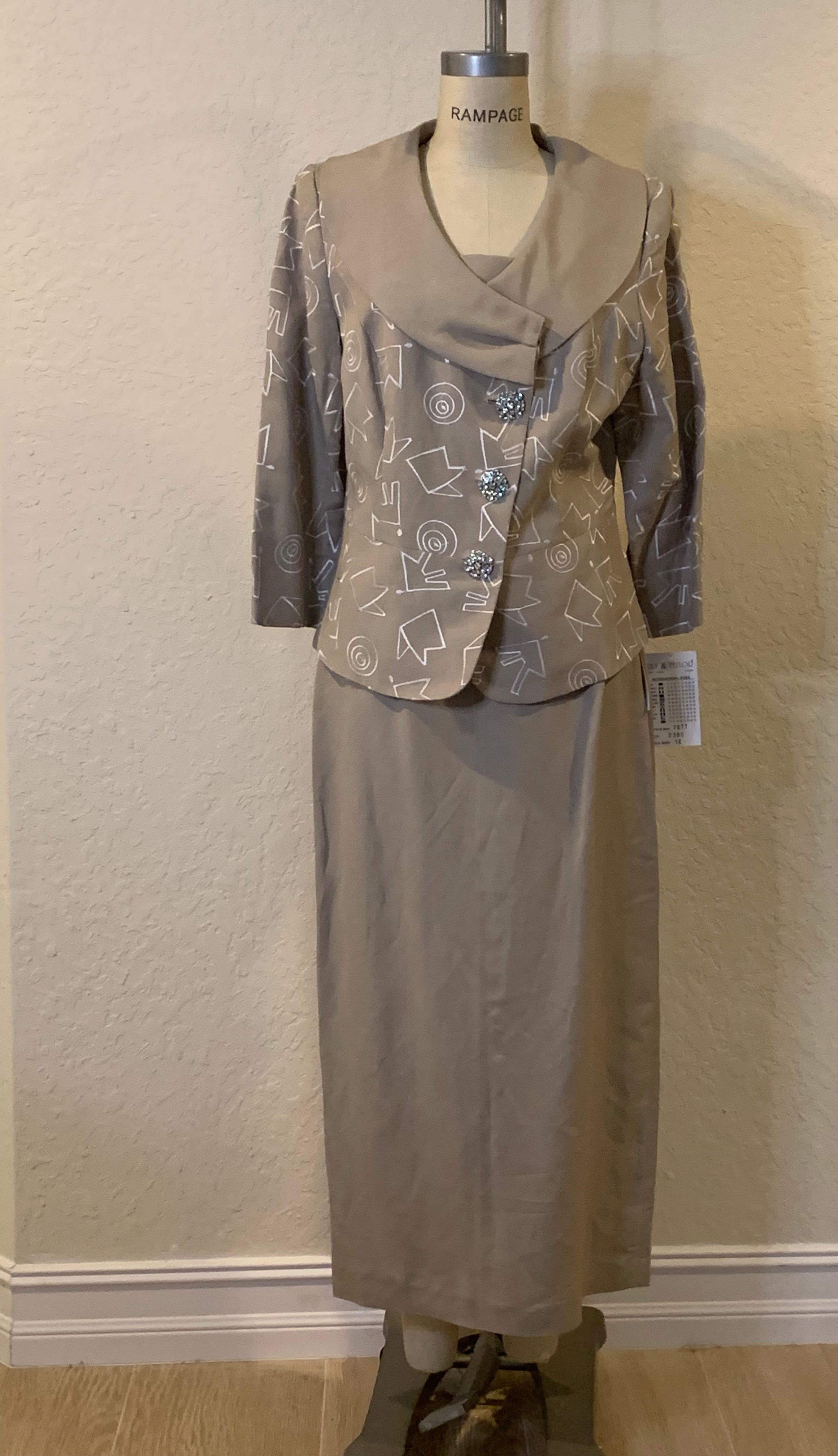 Lily and Taylor 7577