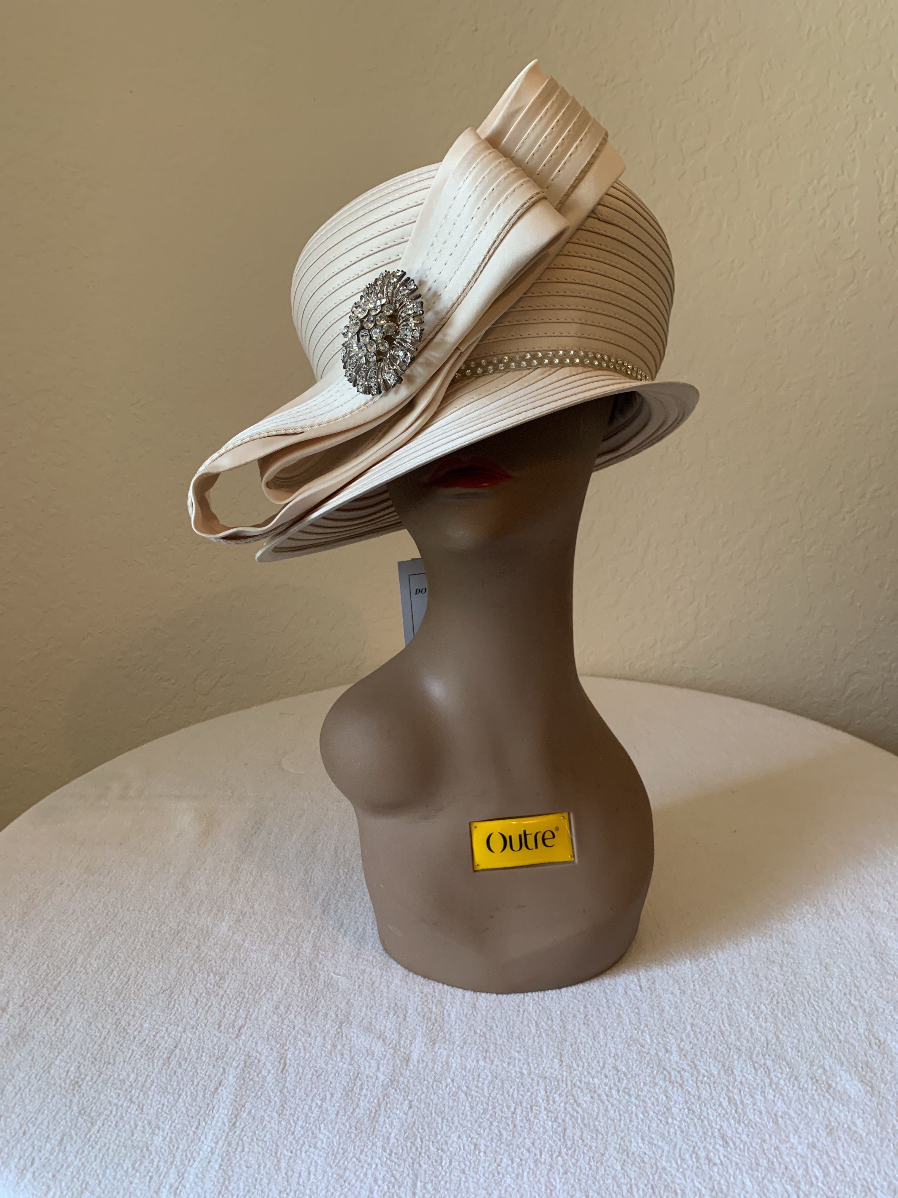 Tango Hat 1663