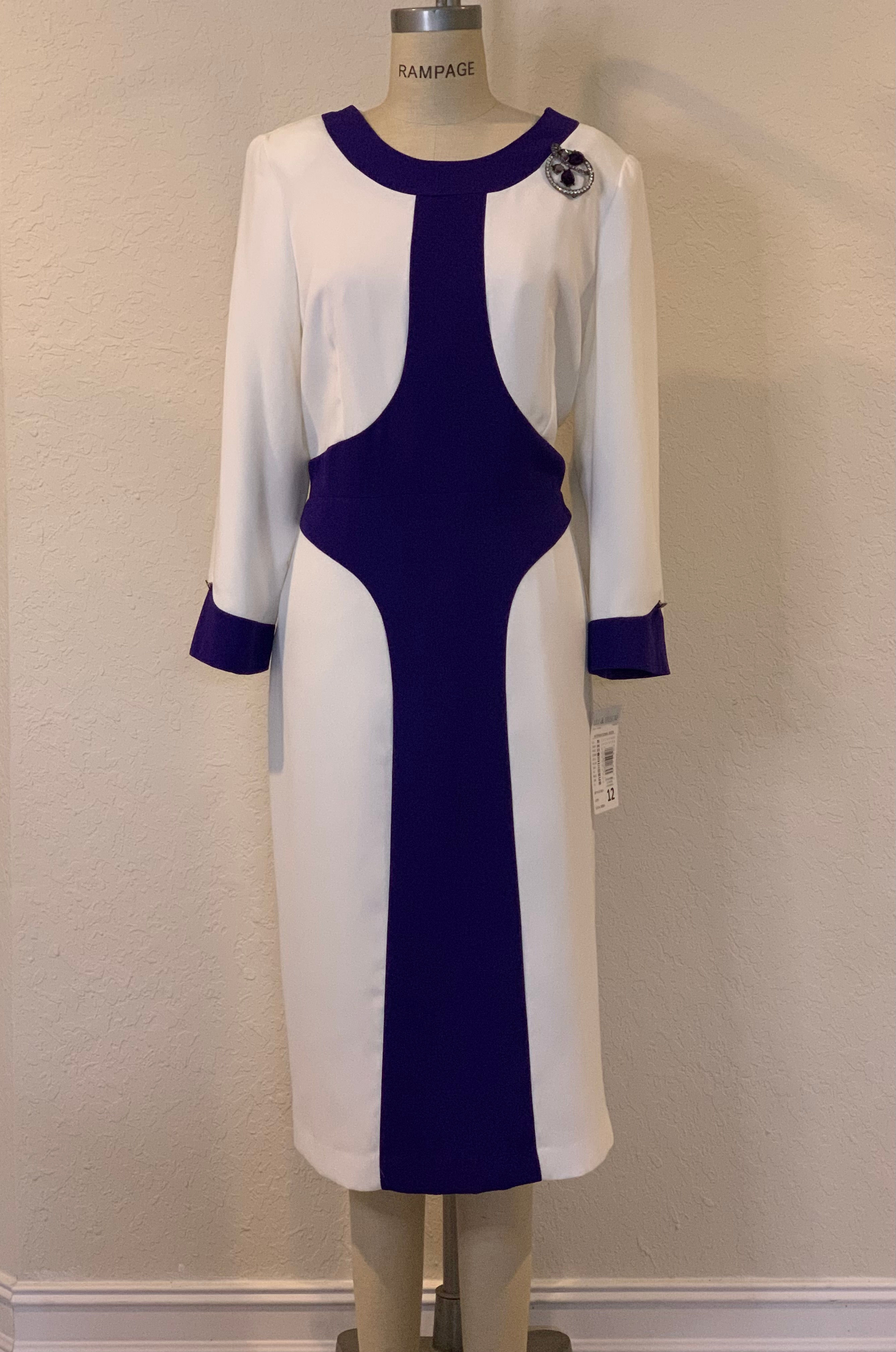 Lily and Taylor 3068