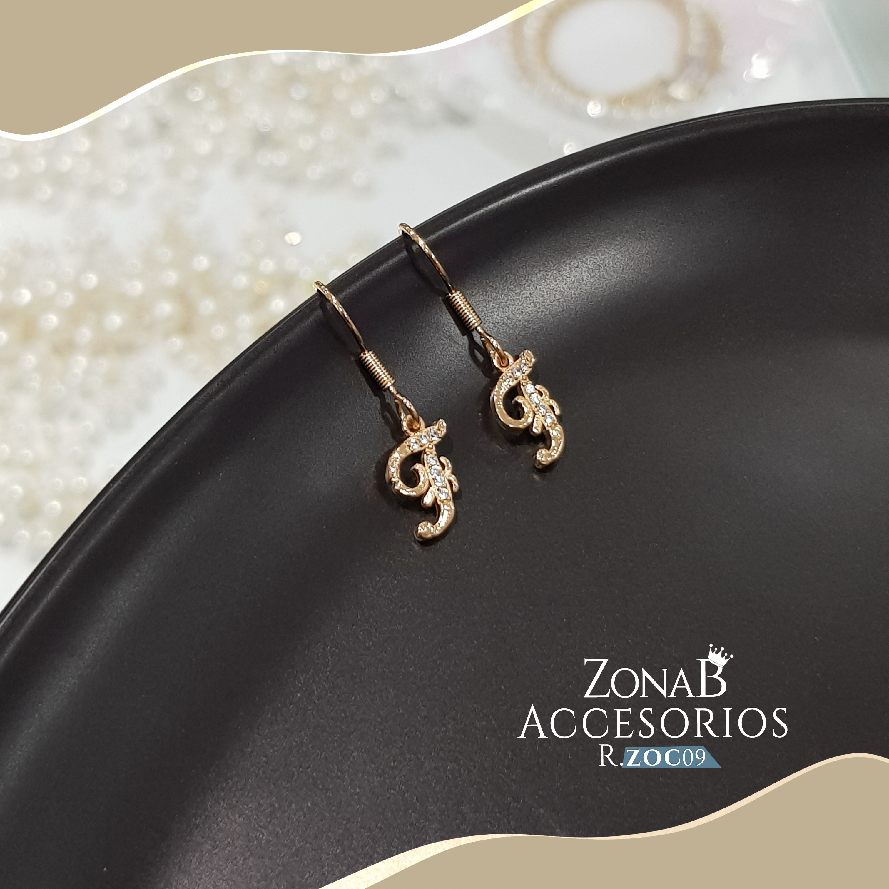 Zarcillos de Letra F R.ZOC09