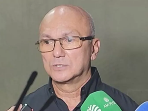 Coronel Menezes ignora Bolsonaro, rejeita Alberto Neto e apoia Roberto Cidade