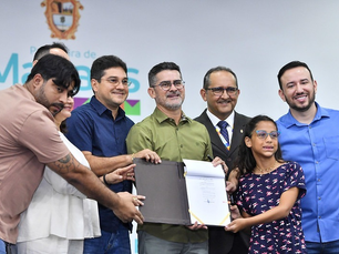 Prefeito amplia ‘Bolsa Idiomas’ para contemplar crianças a partir de 10 anos