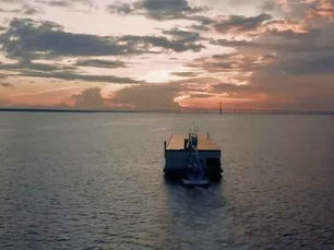 Balsa vai processar 40 toneladas de açaí por dia nos rios da Amazônia