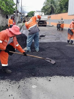 Prefeitura de Manaus intensifica recuperação asfáltica no bairro Colônia Santo Antônio
