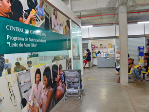 Beneficiários com iniciais C, D e E devem buscar fórmulas do ‘Leite do Meu Filho’ nesta terça