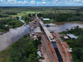 Mais um avanço para a BR-319: Ponte do Autaz Mirim é totalmente concretada e começa a receber asfalto