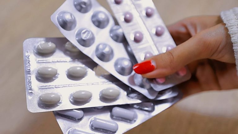 Defensoria recomenda que Estado entregue remédios do SUS mesmo a quem apresenta receita de médicos particulares