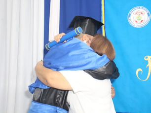 Inspirador: detentos concluem curso superior de Logística dentro do presídio em Manaus