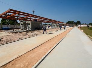 Parque Amazonino Mendes avança com obras no Caps e na cobertura de quiosques