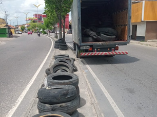 Prefeitura retirou mais de dois mil pneus descartados de forma inadequada em seis dos maiores bairros de Manaus