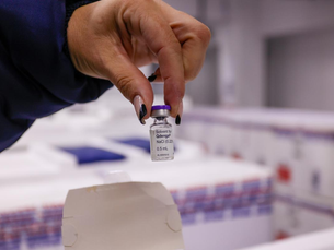 Dez cidades do Amazonas irão receber nova remessa de vacina contra a dengue