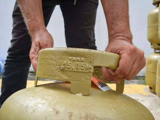A esquisitice do mercado amazonense: preço da botija grande de gás sobe e o da pequena cai em junho