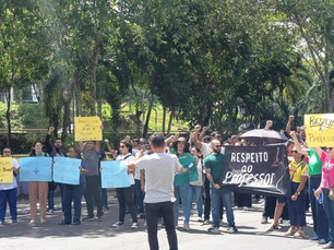 Após pressão dos professores, Governo negocia e Hapvida retoma atendimentos