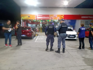 Consumo de bebida alcoólica aumenta em postos no Carnaval e Fiscalização aperta cerco