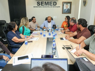Representantes dos professores são recebidos na Semed para tratar de demandas da categoria