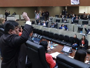 Câmara delibera projetos que reajustam salários do prefeito, vice-prefeito e vereadores a partir de janeiro