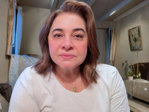 Maria do Carmo ataca Wilson, aliado de Alfredo: “Deixou o Amazonas no penúltimo lugar na Educação e daqui a pouco vai aparecer com a cara lavada pedindo voto”