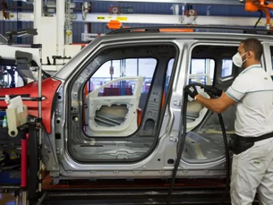 Indústria de veículos tem melhor dezembro em 2 anos