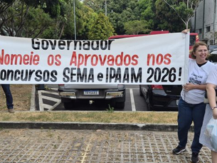Aprovados em concursos da Sema e do Ipaam cobram nomeações em protesto pacífico; governador promete convocação ainda em 2026