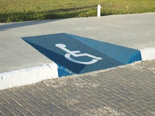 Projeto define rampa para cadeirante na largura da faixa de pedestres