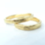 טבעת נישואין מרוקעת יוניסקס באנד 14 קראט