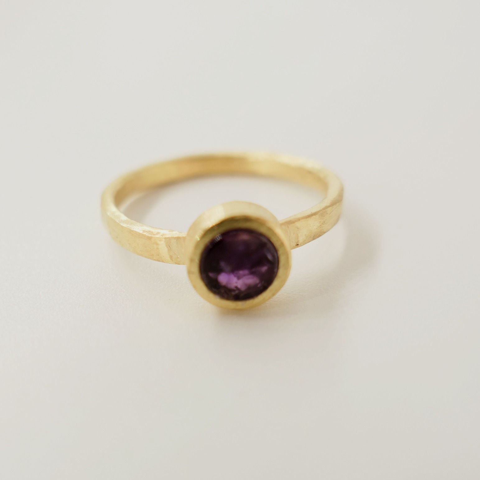 טבעת גולדפילד אמטיסט טבעי