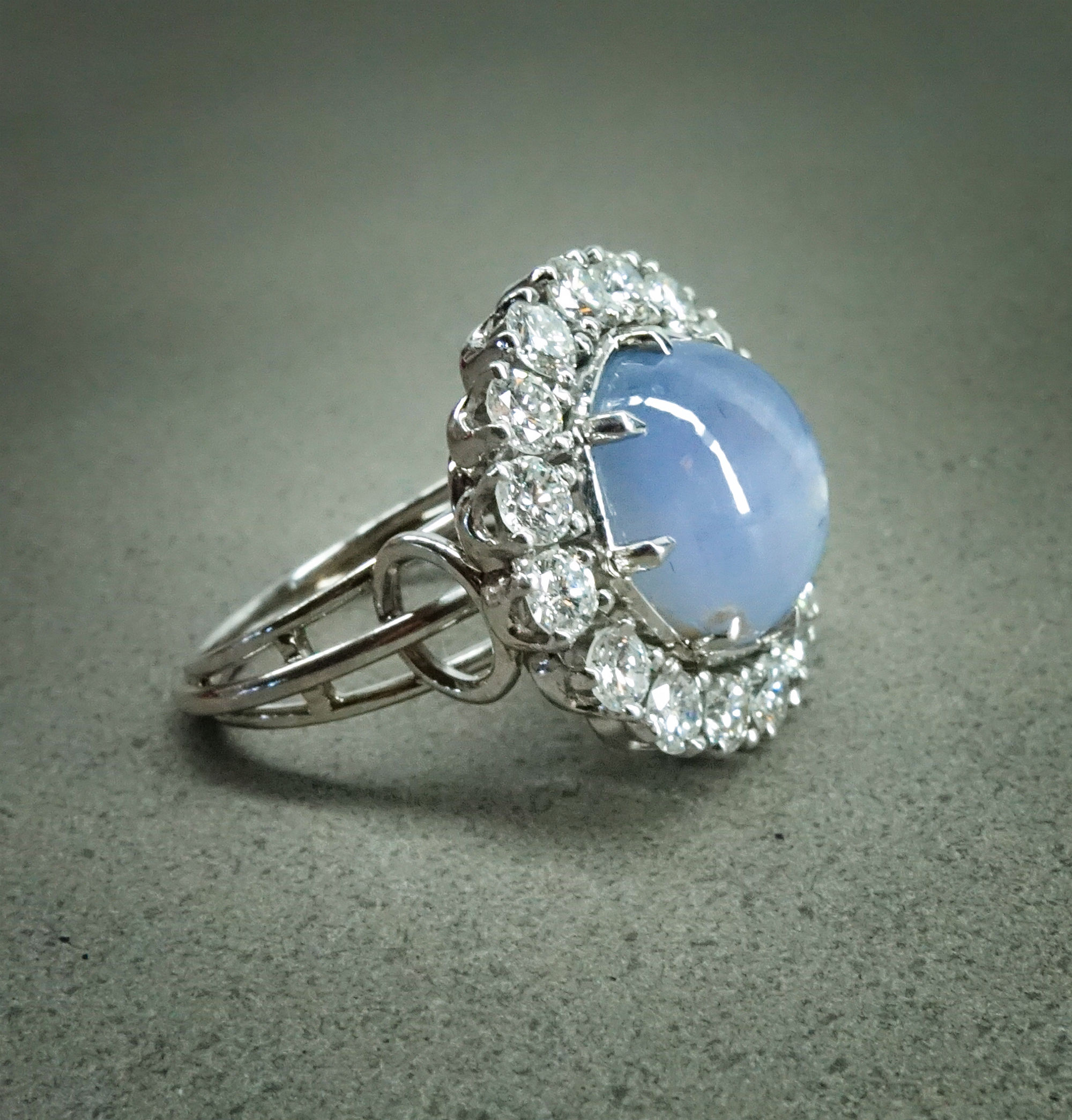 Vintage 13.5ct Untreated Blue Star Sapphire 1.8ct Diamond Platinum Ring