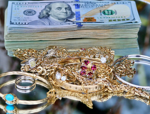 Selling-gold-jewelry.jpeg