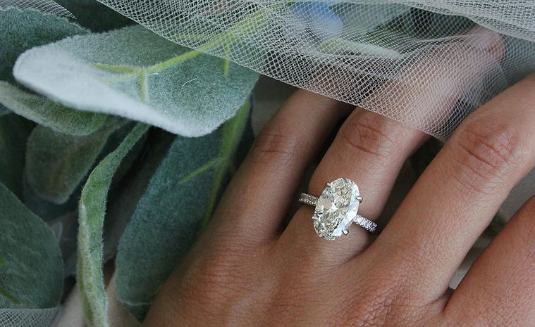 2.14-ct-oval-shape-split-shank-engagement-ring-2.JPG