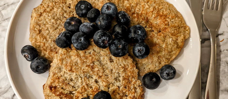 Quick Banana Oatmeal Pancakes (2 points)