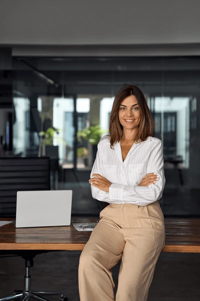 vertical-photo-hispanic-business-woman-600nw-2343004283.webp