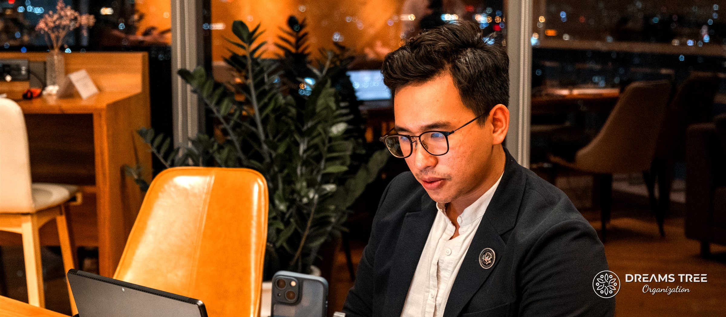 Anh Thái làm nội dung cho các kênh học online