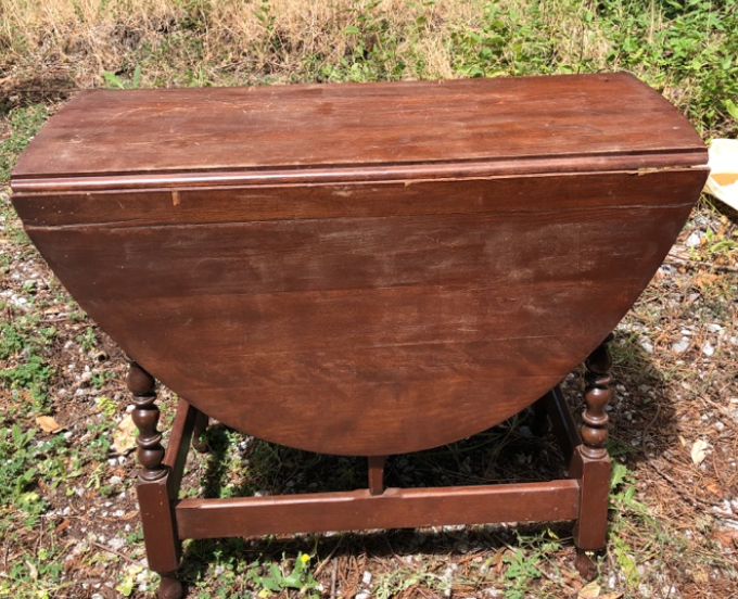 Oval Gateleg Table $50
