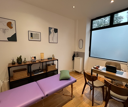 Salle de consultation d’ostéopathie de Farid Agmar à Clichy