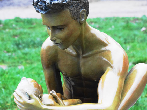 Sculpture les Millionnaires, richesse du lien paternel, communication et émotion