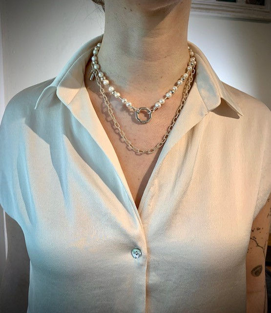 Thumbnail: The long river necklace