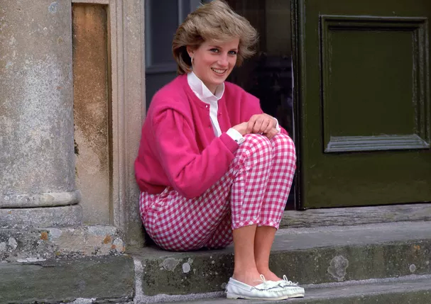 princesa diana usando tipo de xadrez vichy