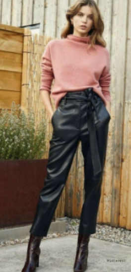 calça de couro é uma tendência que funciona muito bem no inverno