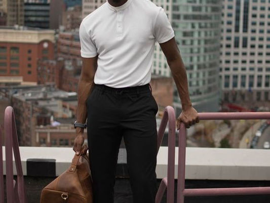 Como fazer boas escolhas na hora de fazer compras para o guarda-roupa masculino?