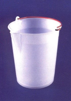 דליים PE עם פיית שפיכה וכיול איטליה